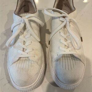 Sofft Women's White Canvas Lace-Up Sneakers (9)